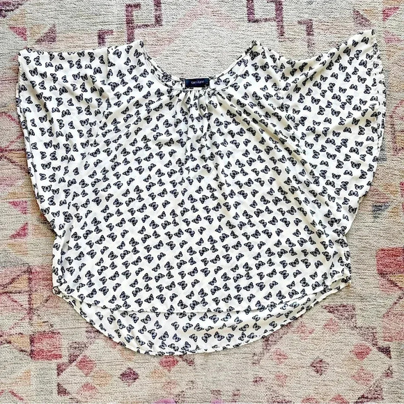 Karen Kane Tops - Karen Kane• Butterfly blouse